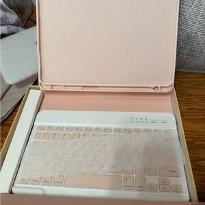 Mini Pro 11 Pink and White Wireless Keyboard with Case Brand New Never Used
